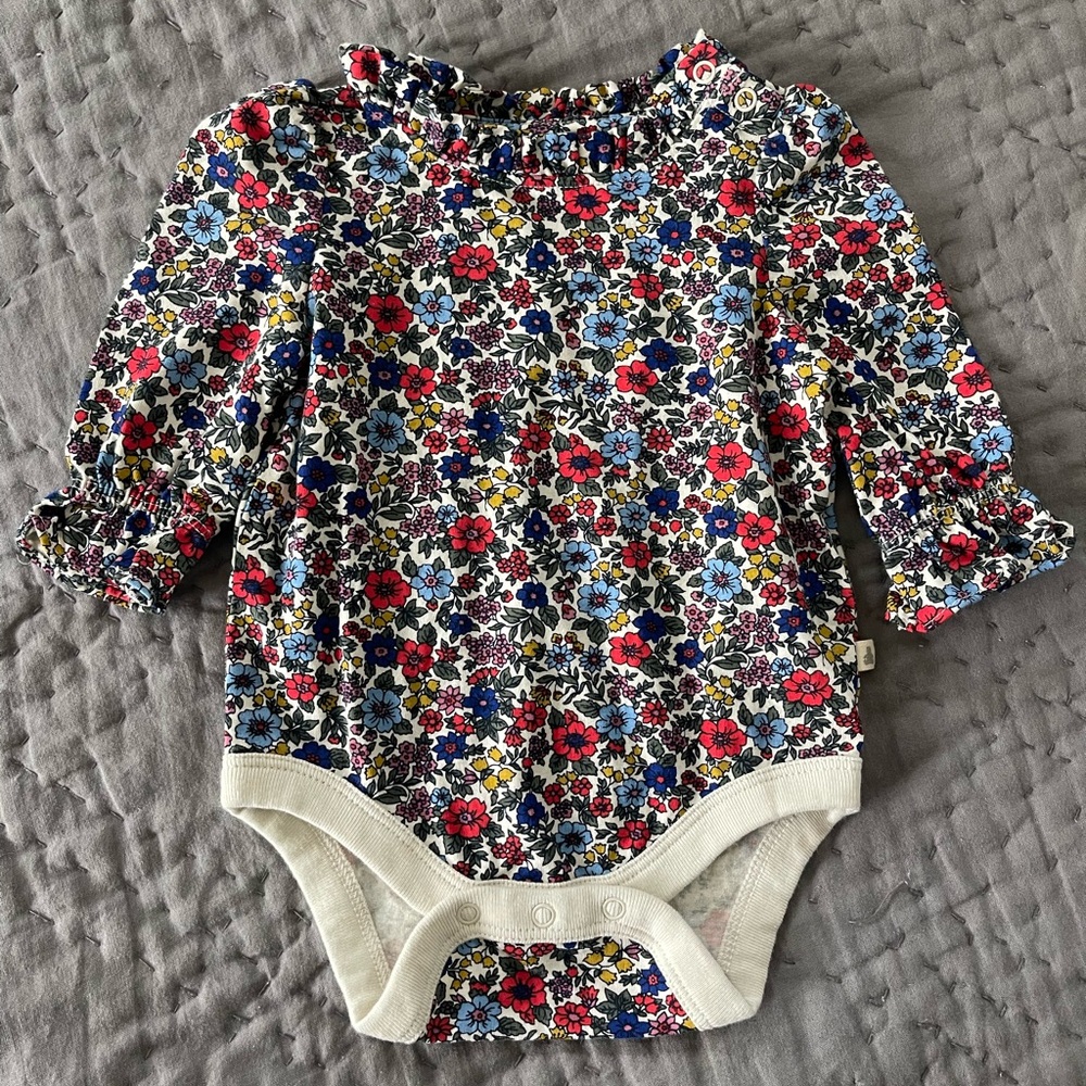 GAP Baby Floral Ruffle Sleeve Onesie Brannan’s Favorites 0-3 Mon Organic Cotton